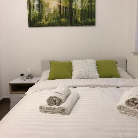 Modern Center Studio Under The Castle II Free Parking Appartement Ljubljana Buitenkant foto