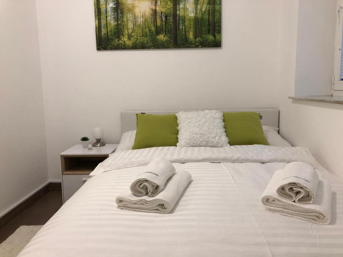 Modern Center Studio Under The Castle II Free Parking Appartement Ljubljana Buitenkant foto