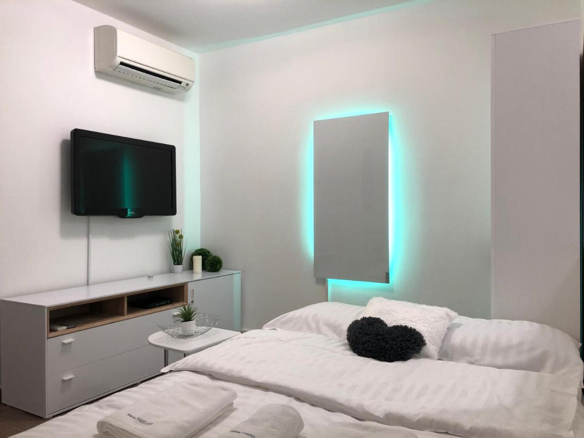 Modern Center Studio Under The Castle II Free Parking Appartement Ljubljana Buitenkant foto